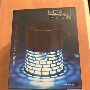 Vivid Light Up Speaker